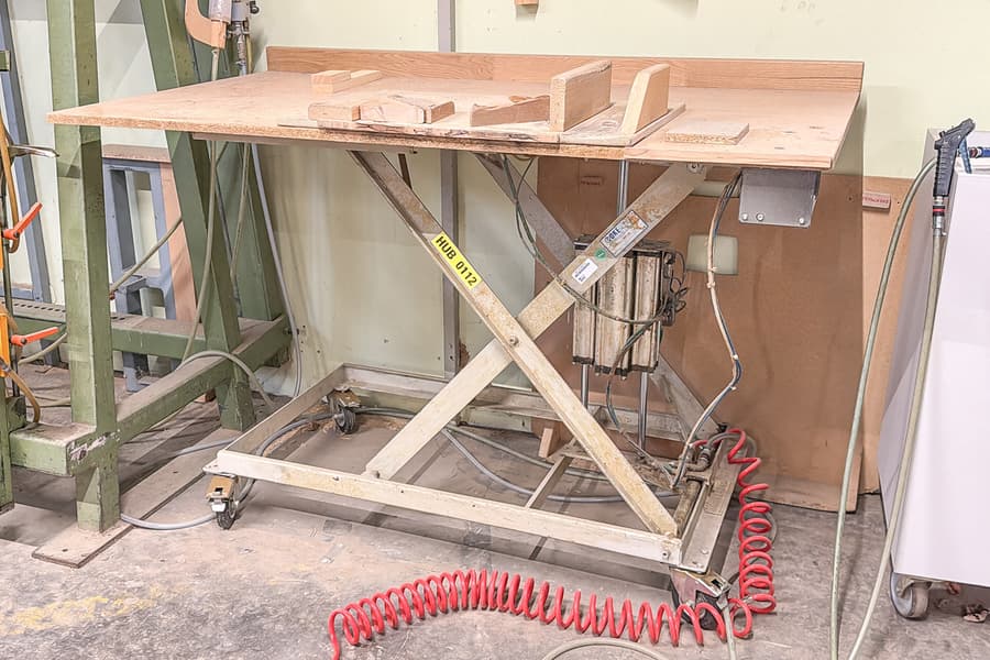 Pneumatischer Scherenhubtisch
